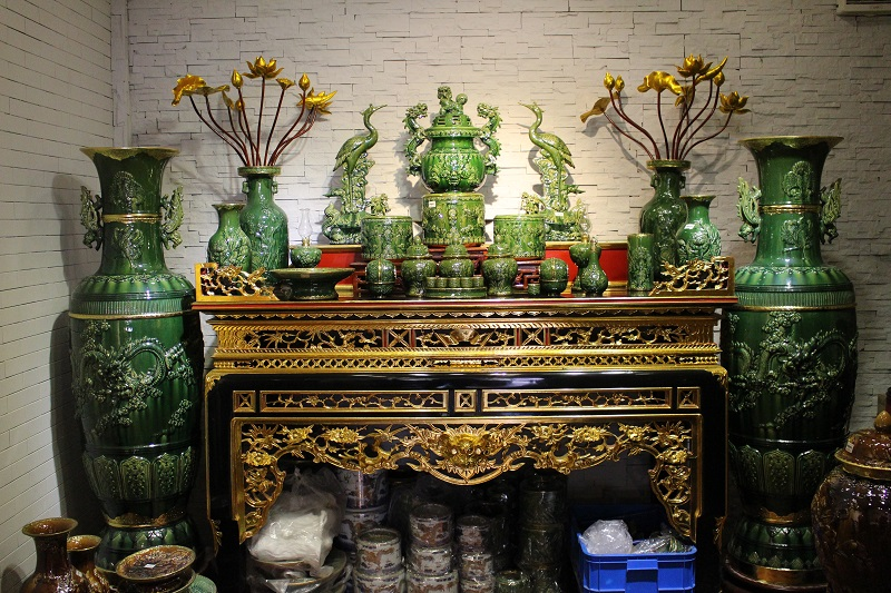 Bộ bát hương màu xanh lá phù hợp với người mệnh Mộc